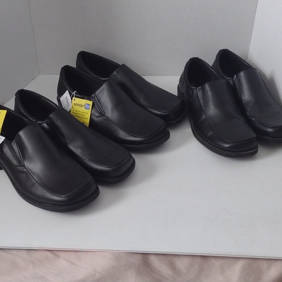 Smart fit boys school shoes black sizes (1) 5 And (2) Size 4. three pairs - Picture 1 of 8